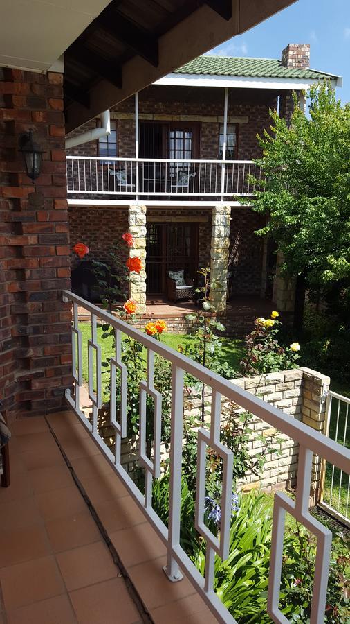 Clarens Cottages Buitenkant foto