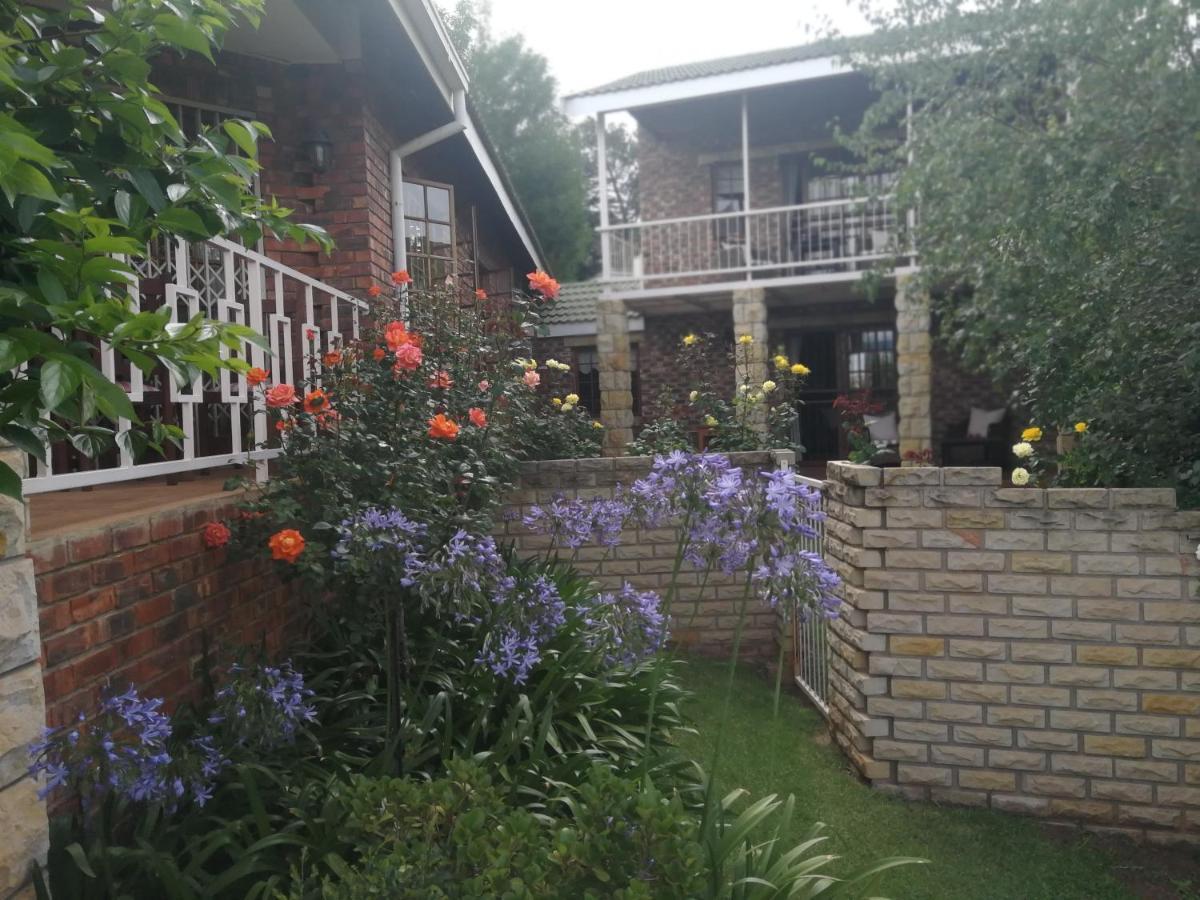 Clarens Cottages Buitenkant foto