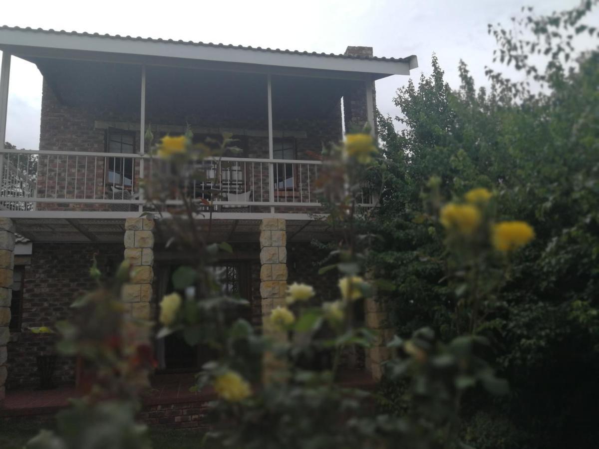Clarens Cottages Buitenkant foto