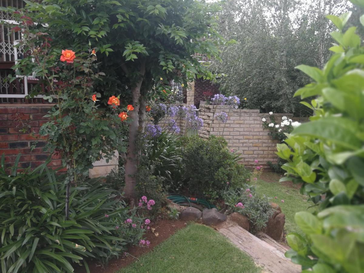 Clarens Cottages Buitenkant foto