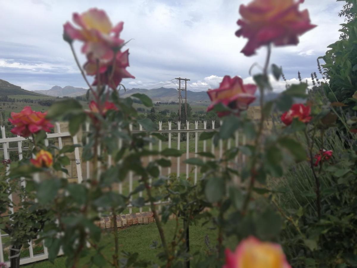 Clarens Cottages Buitenkant foto