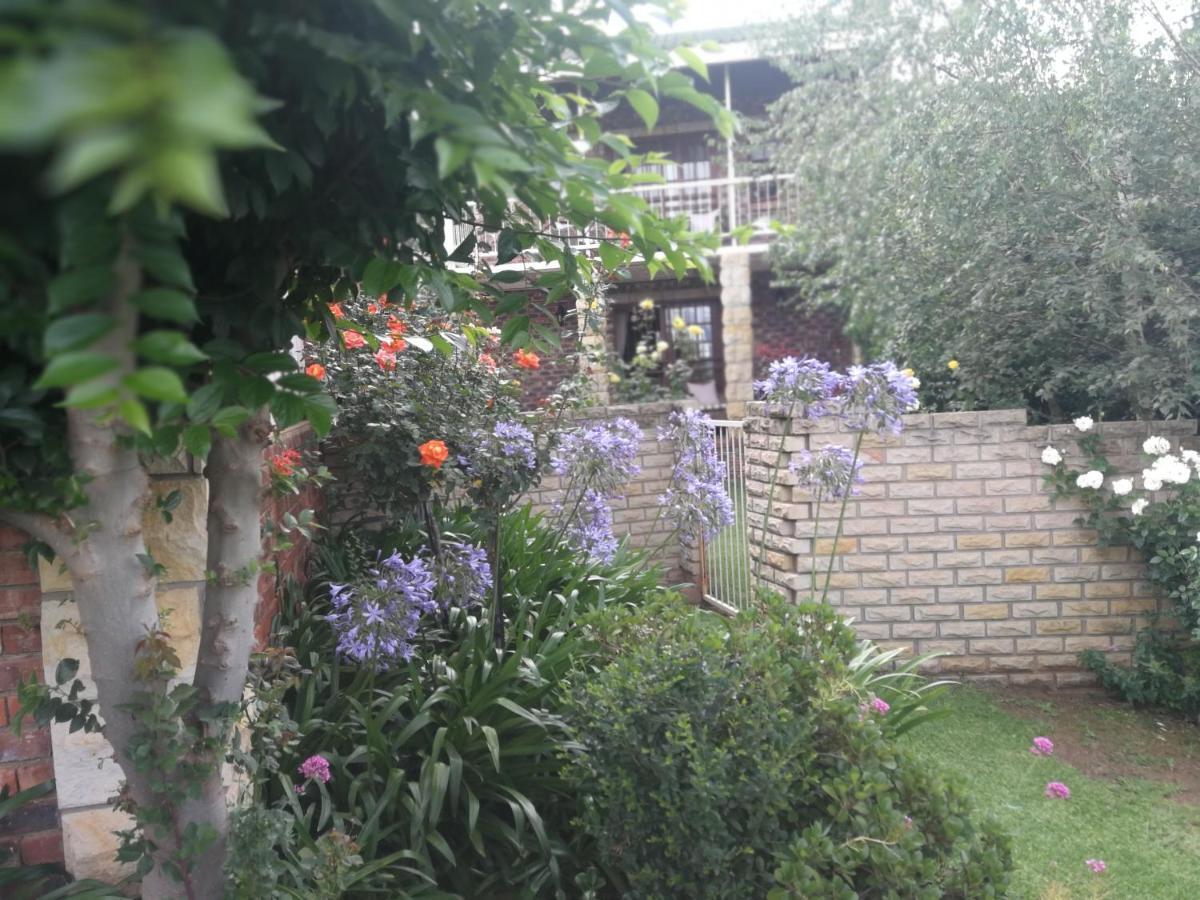 Clarens Cottages Buitenkant foto