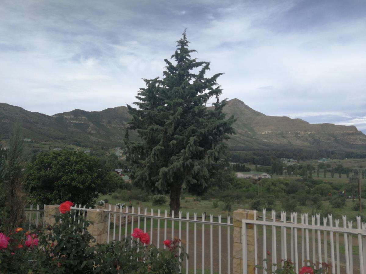 Clarens Cottages Buitenkant foto