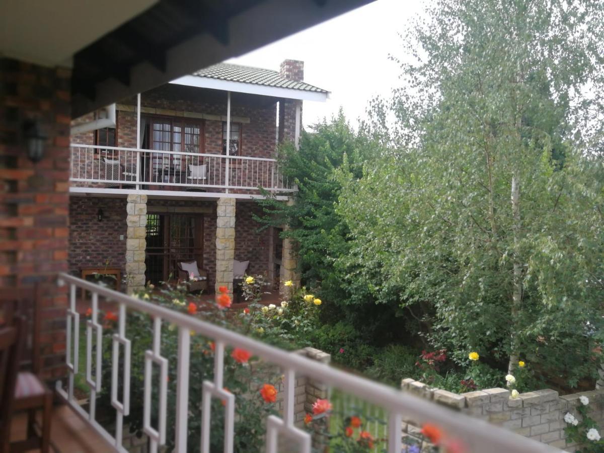 Clarens Cottages Buitenkant foto