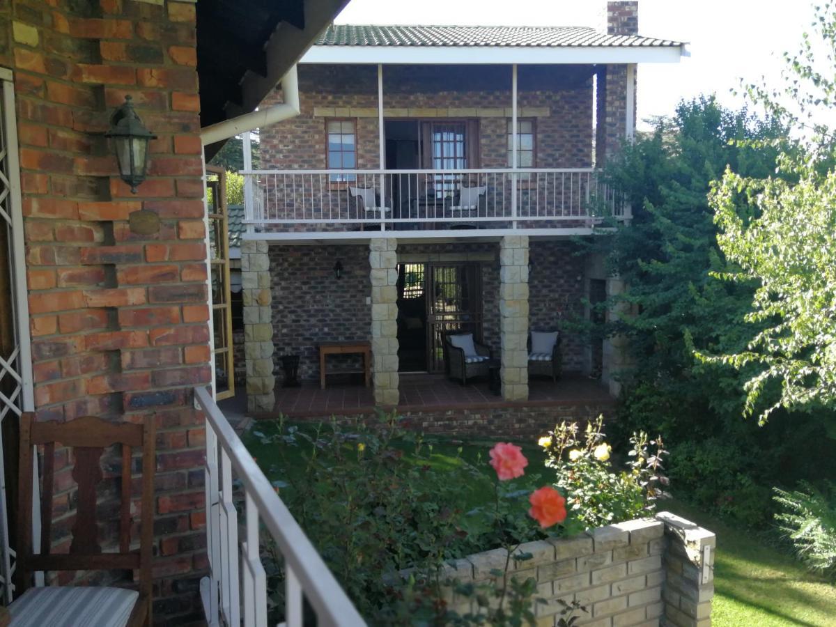Clarens Cottages Buitenkant foto