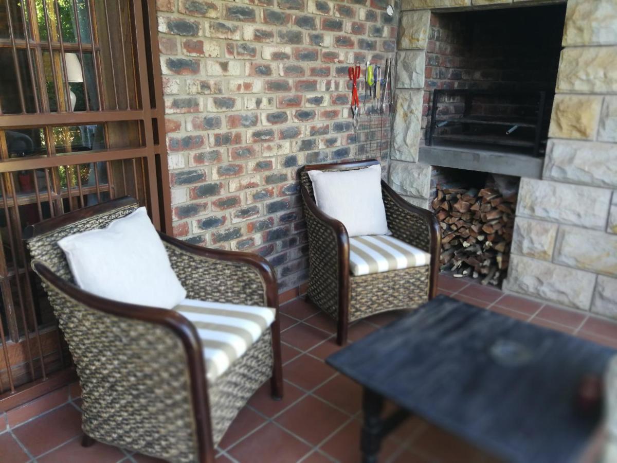 Clarens Cottages Buitenkant foto
