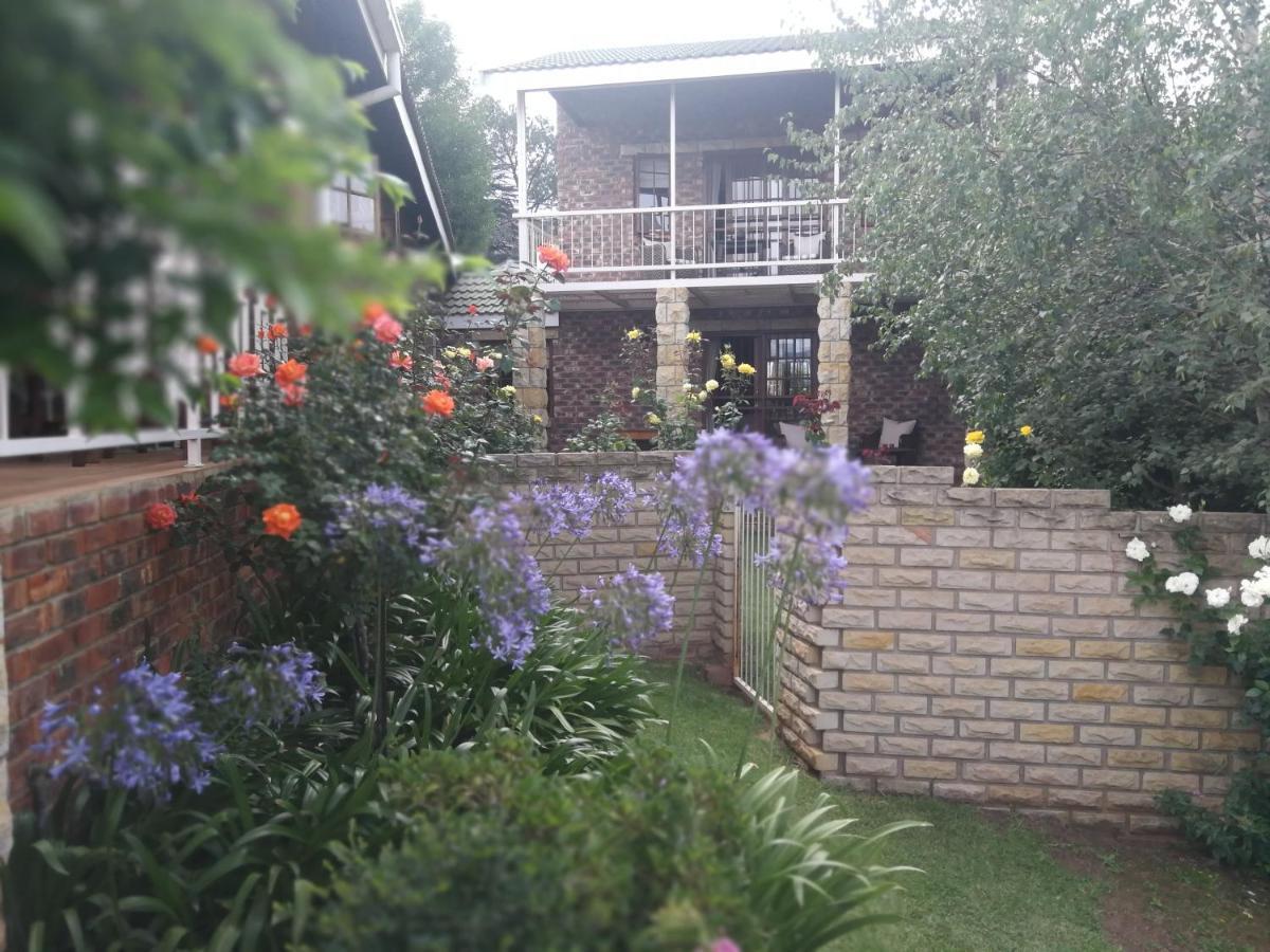 Clarens Cottages Buitenkant foto